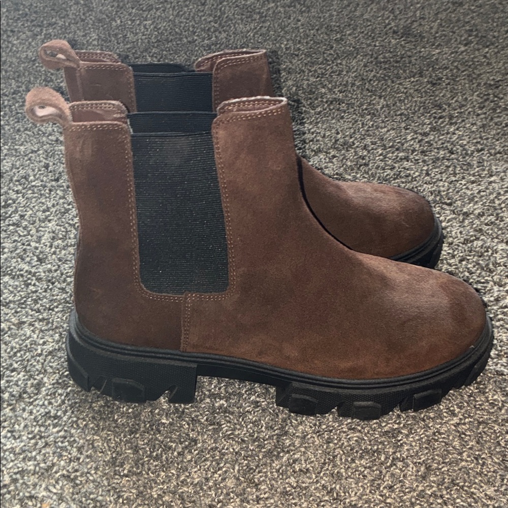 Urban Outfitters Chelsea Suede Lug-Sole Boot